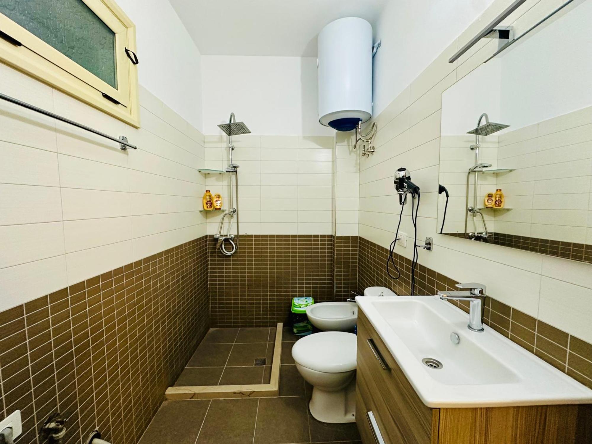 Jico Travel - Erjon Apartments Avlonya Oda fotoğraf
